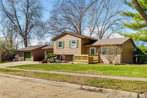 3212 E 40th Ct, Des Moines, IA 50317