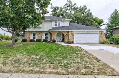 729 39th St, West Des Moines, IA 50265
