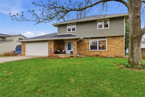 4509 73rd Pl, Urbandale, IA 50322