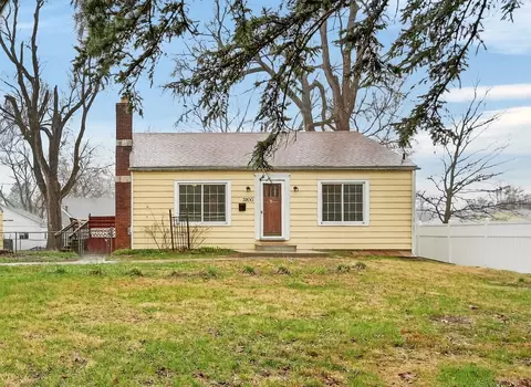 3200 47th St, Des Moines, IA 50310