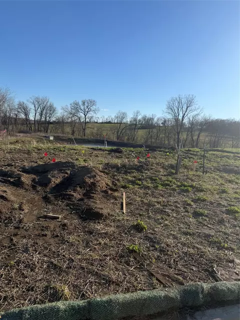419 S Walnut Dr, Norwalk, IA 50211