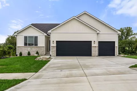 419 S Walnut Dr, Norwalk, IA 50211