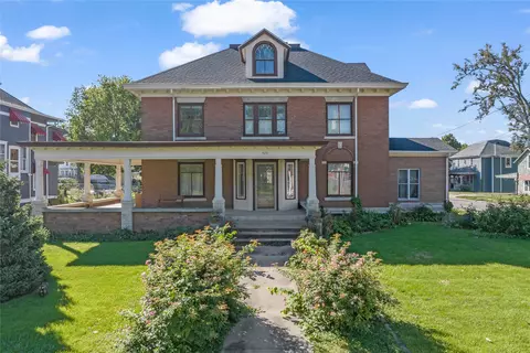 429 1st Ave W, Newton, IA 50208