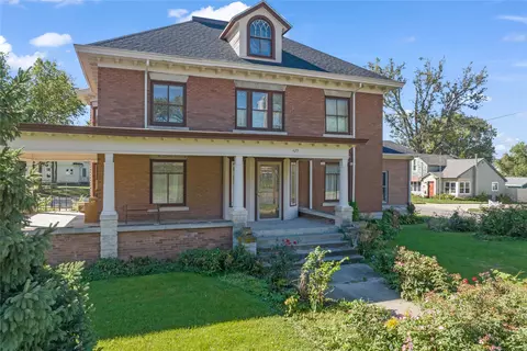 429 1st Ave W, Newton, IA 50208