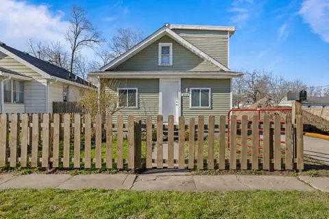 2216 Logan Ave, Des Moines, IA 50317