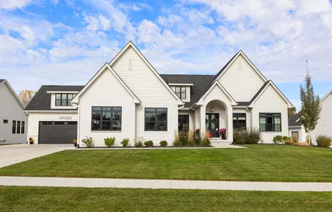 1005 W Aspen Ridge Cir, Polk City, IA 50226