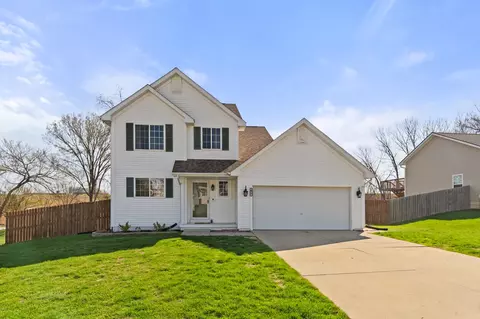 475 Fawn Cir, Pleasant Hill, IA 50327
