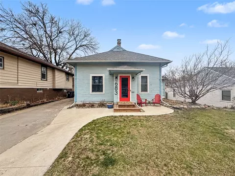683 27th St, Des Moines, IA 50312