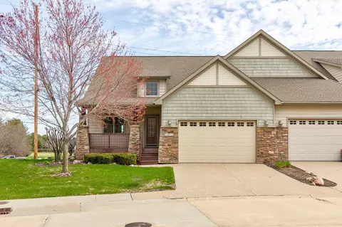 15611 Monroe Ct, Urbandale, IA 50323