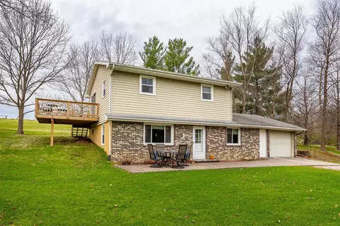2724 Hiatt Apple Trl, Peru, IA 50222