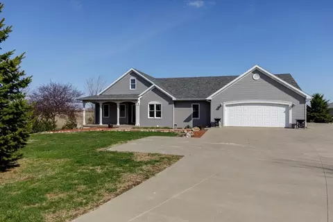 11422 S 44th Ave E, Kellogg, IA 50135