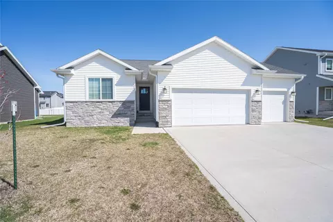 224 12th Ct NW, Bondurant, IA 50035