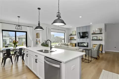 2203 Barry Dr, Adel, IA 50003