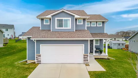721 Hickory Dr, Norwalk, IA 50211
