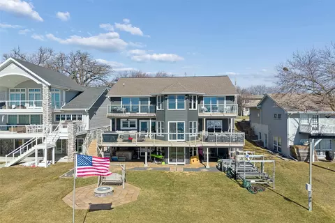 3609 N Shore Dr, Clear Lake, IA 50428