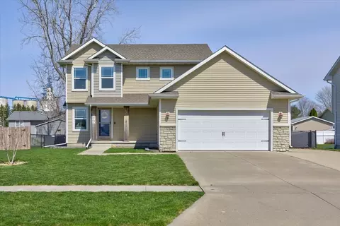 406 3rd St SE, Bondurant, IA 50035