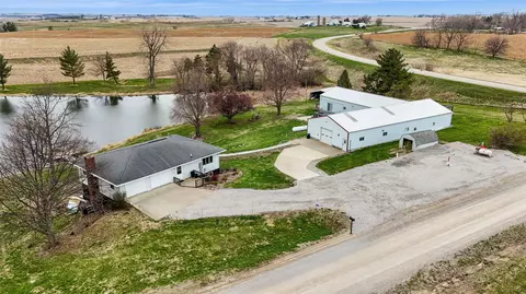 10245 E 82nd St S, Reasnor, IA 50232
