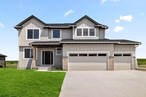 512 NE 59th St, Ankeny, IA 50021
