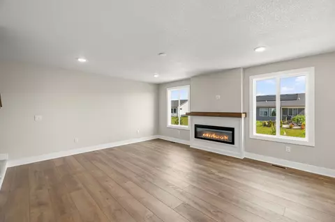 Living - 4220 NE 5th St, Ankeny, IA 50021 photo 2 of 5