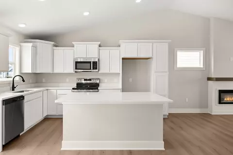 Kitchen - 4305 NE 5th St, Ankeny, IA 50021 photo 3 of 5