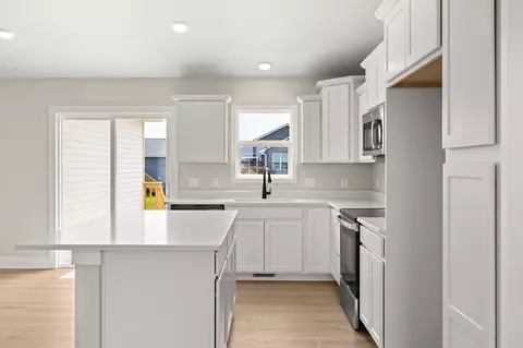 Kitchen - 4305 NE 5th St, Ankeny, IA 50021 photo 1 of 5
