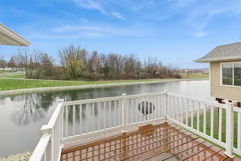 10026 Bayern Ln, Johnston, IA 50131