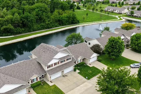 10026 Bayern Ln, Johnston, IA 50131