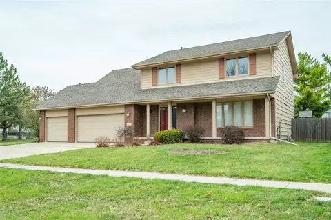 4659 Elm St, West Des Moines, IA 50265