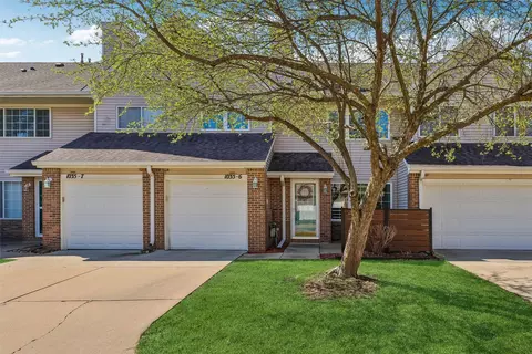 1035 68th St #6, West Des Moines, IA 50266