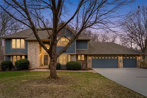 5411 Forest Dr, Johnston, IA 50131