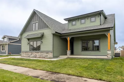411 SW 16th St, Ankeny, IA 50023