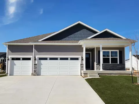 1111 2nd St NE, Altoona, IA 50009