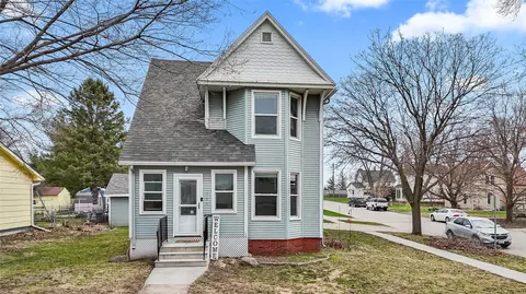 605 10th St, Nevada, IA 50201
