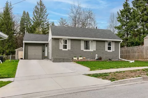 2930 E Jefferson Ave, Des Moines, IA 50317