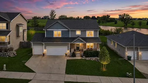 318 W High Rd, Norwalk, IA 50211