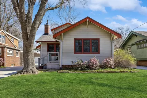 1711 Northwest Dr, Des Moines, IA 50310