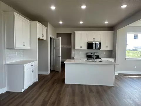 Kitchen - 202 Cedar Dr, Gilbert, IA 50105 photo 3 of 5