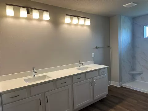 Bath - 202 Cedar Dr, Gilbert, IA 50105 photo 3 of 5