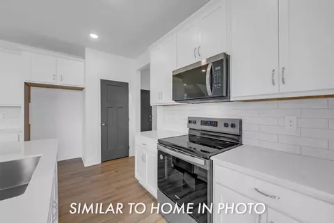 Entry Way - 202 Cedar Dr, Gilbert, IA 50105 photo 7 of 14