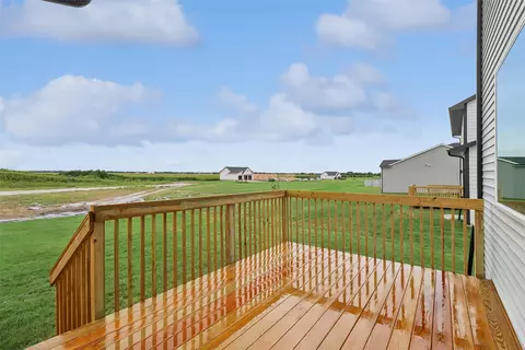 Exterior - 202 Cedar Dr, Gilbert, IA 50105 photo 5 of 6