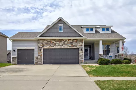 1441 S 95th St, West Des Moines, IA 50266