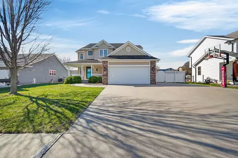 409 4th St NW, Bondurant, IA 50035