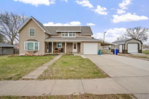 109 E Jackson St, Panora, IA 50216