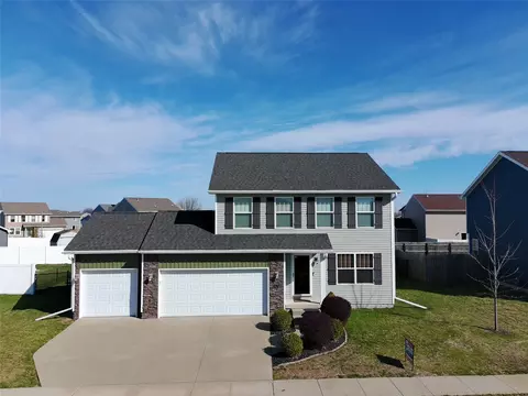 908 35th St SW, Bondurant, IA 50035