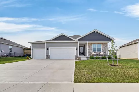 1606 Southbridge Dr, Adel, IA 50003