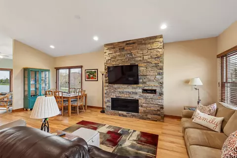 420 NE Cardinal Ln, Waukee, IA 50263