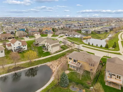 420 NE Cardinal Ln, Waukee, IA 50263