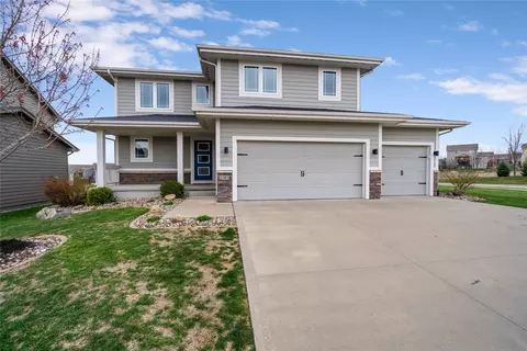 195 Dunham Dr, Waukee, IA 50263