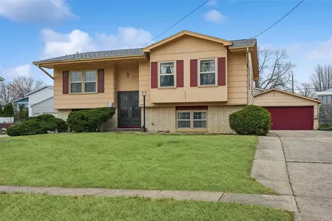 4415 66th St, Urbandale, IA 50322