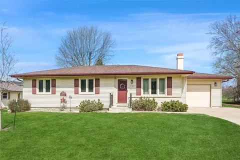 1530 S 15th Ave W, Newton, IA 50208